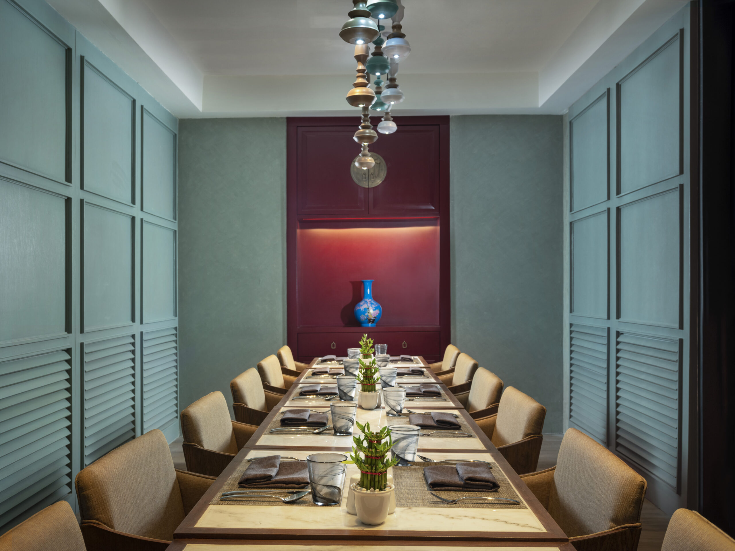 SURABAYA:  WHERE  TO EAT & DRINK