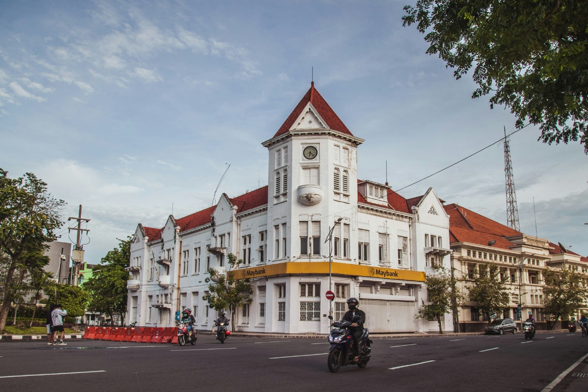 TRAVEL GUIDE:  SURABAYA
