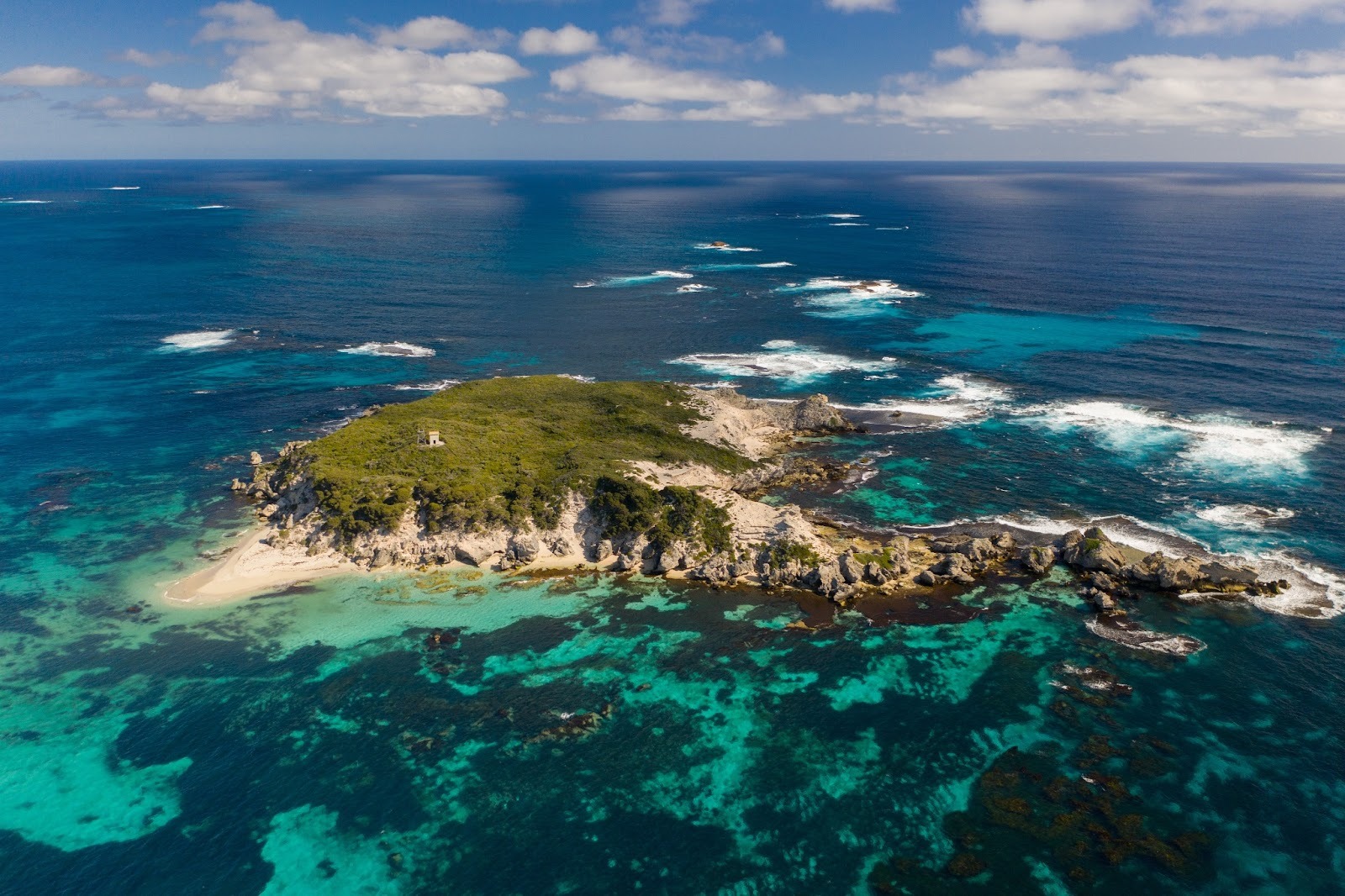 Salah satu pantai tersembunyi South West Australia, yakni Pantai Injidup.