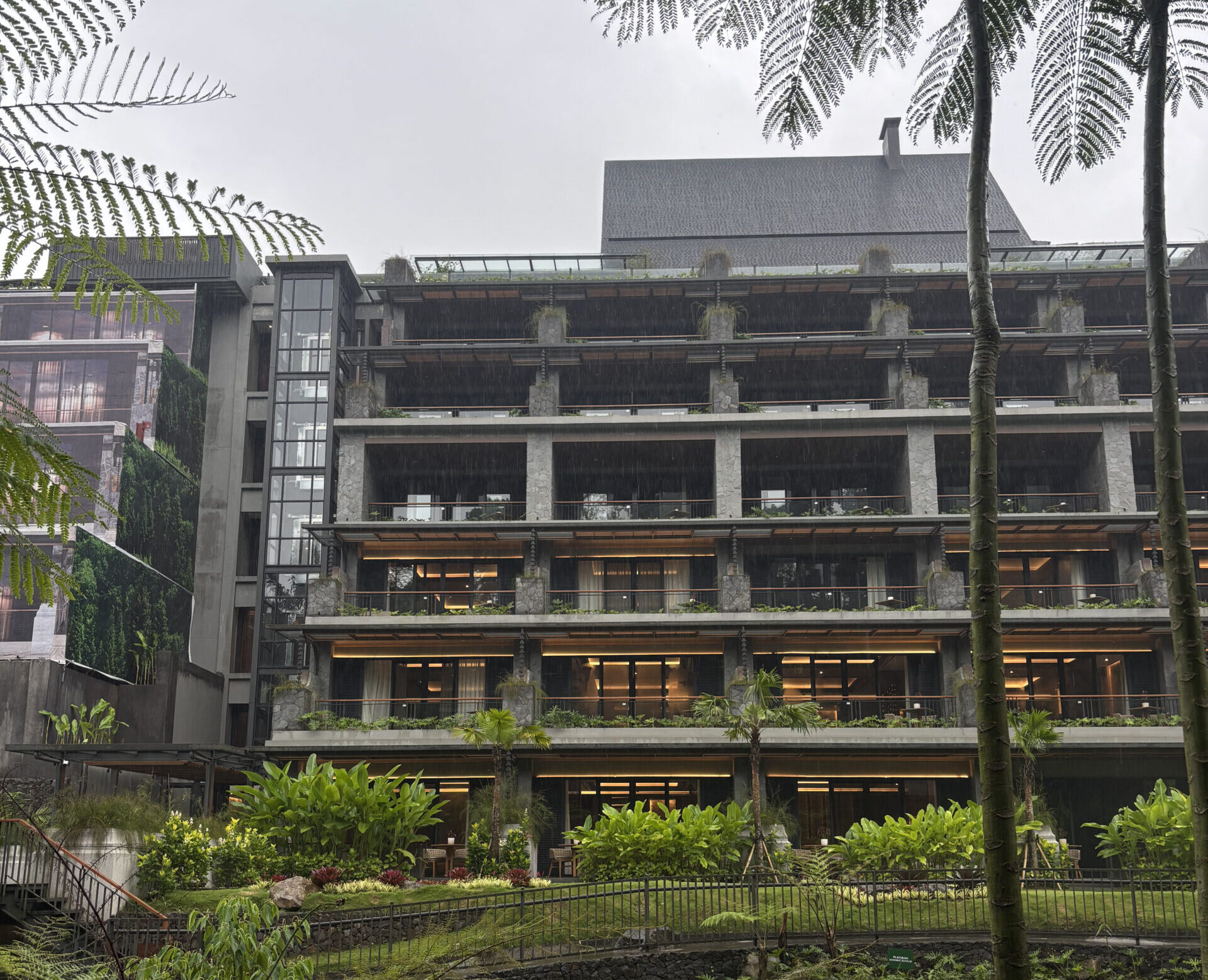 Exterior dari Plataran Puncak.