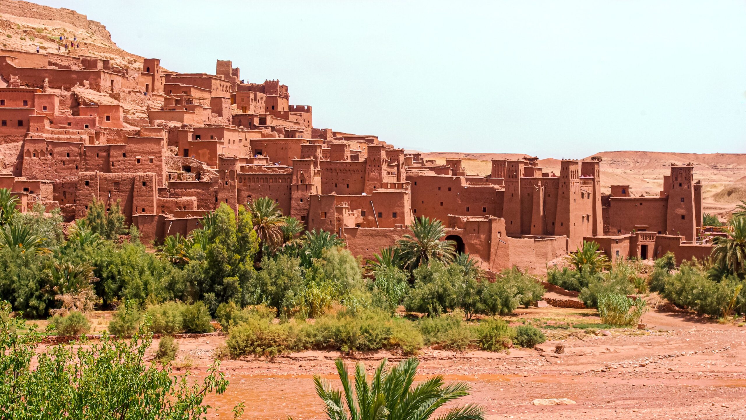 Ait Benhaddou, sebuah Situs Warisan Dunia UNESCO di gurun Maroko.