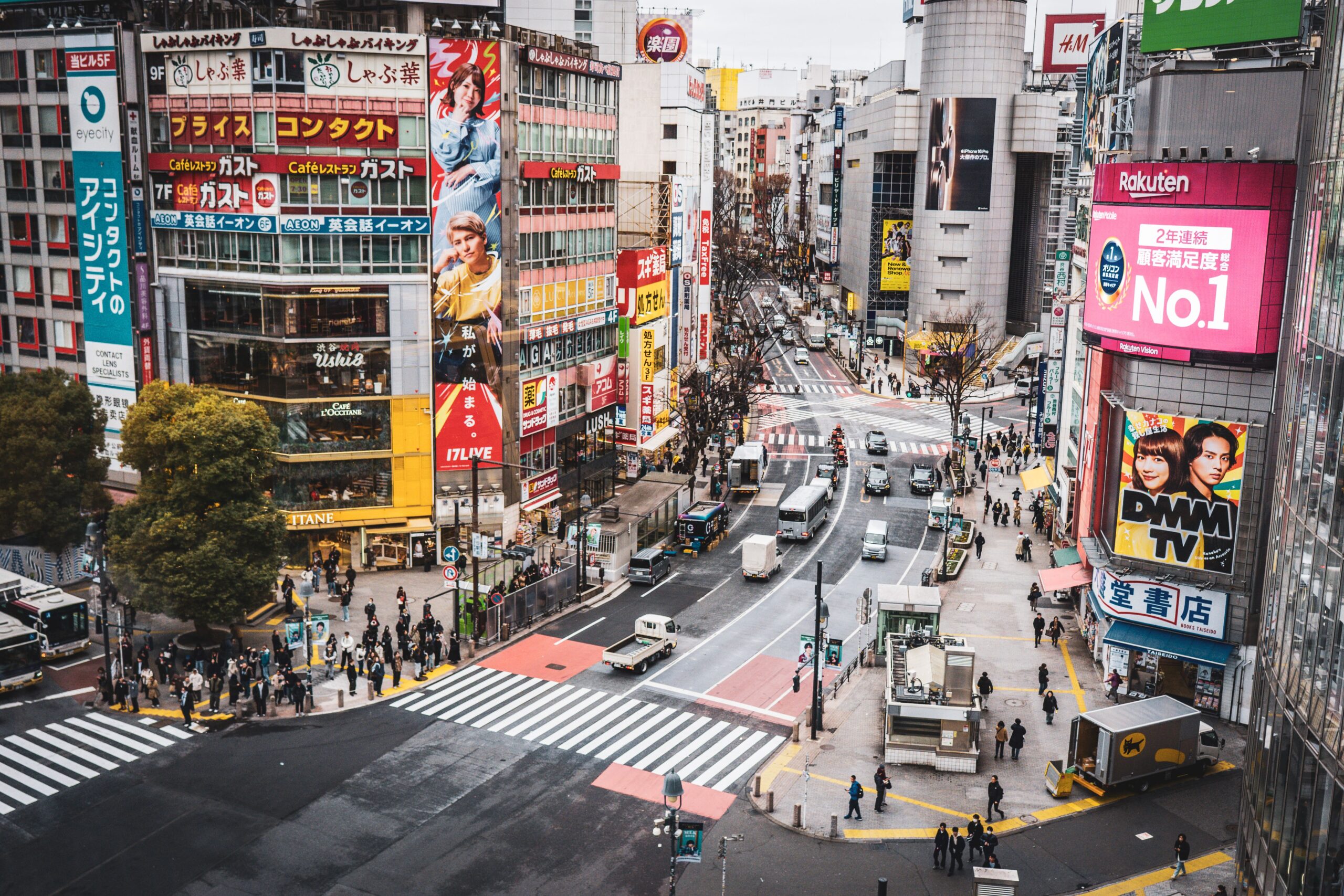 Jepang telah menerapkan kenaikan biaya visa untuk para pelancong asing.