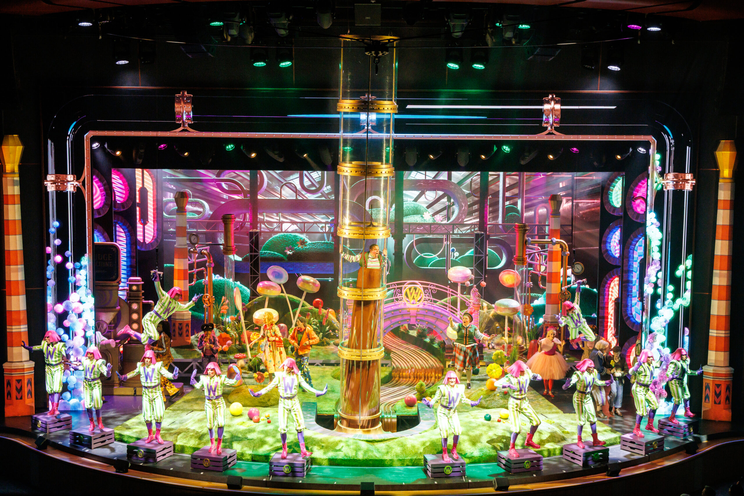 Charlie and the Chocolate Factory oleh Legend of the Seas.