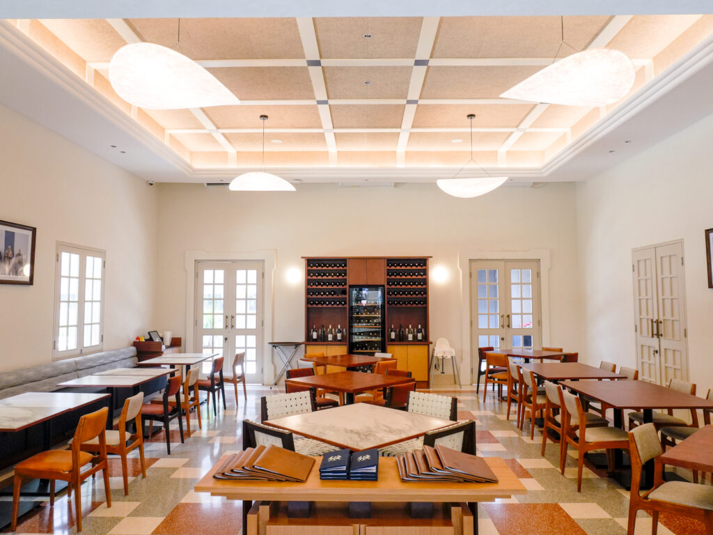 Main dining room Yialos Taverna Menteng