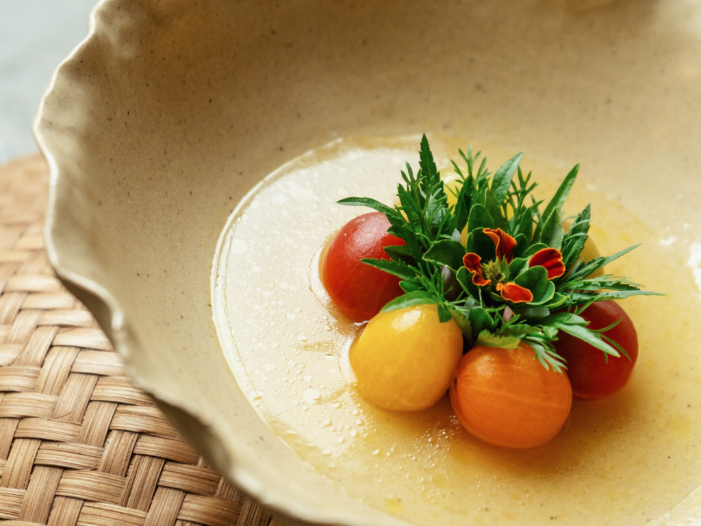 Aneka tomat yang menjadi bagian dari tasting menu Syrco BASÈ.