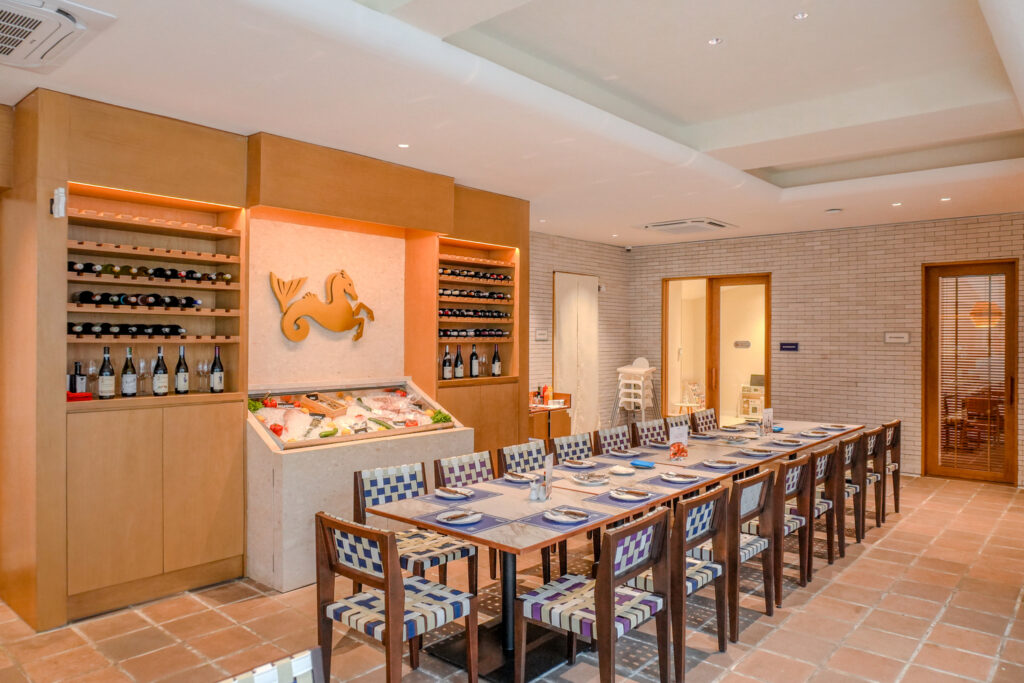 Yialos Taverna Menteng - SEAFOOD STATION