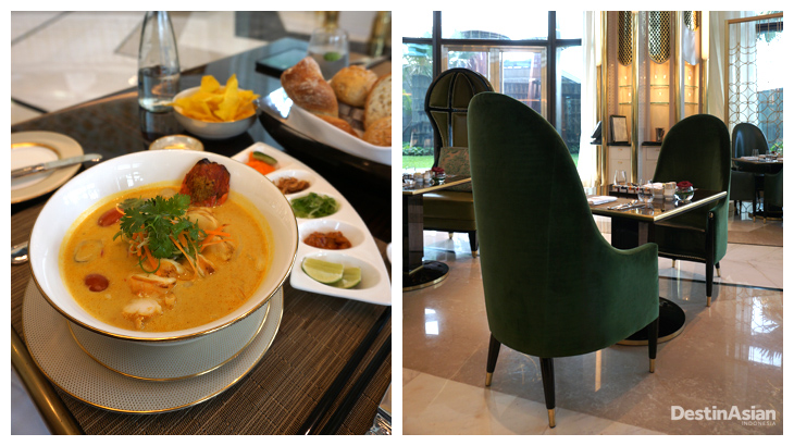 Kiri-kanan: Laksa lobster yang jadi andalan Palm Court; Interior Palm Court.