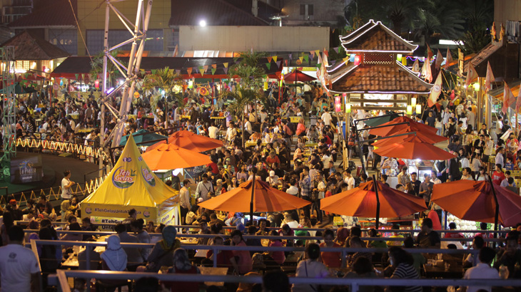 Suasana Jakarta Food & Fashion Festival.