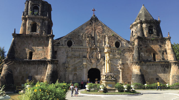 Gereja Miagao, gereja barok terkenal di Iloilo.